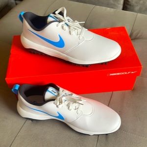 BRAND NEW - never worn - NIKE Golf Shoes